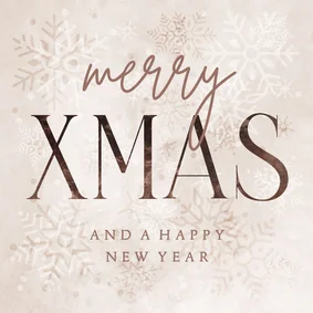 Kerstkaart merry XMAS poederroze met sneeuwvlokken