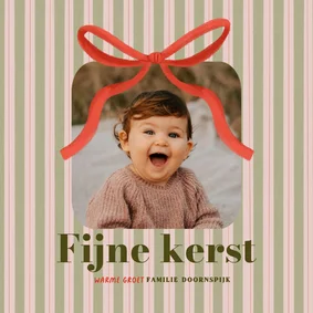 Kerstkaart nostalgisch strepen en rode strik