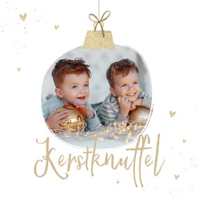 Kerstkaart stijlvol goud hartjes kerstknuffel kerstbal foto