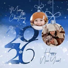 Kerstkaart winter blauw kerstballen