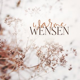 Kerstkaartje warme wensen met winterfoto boom