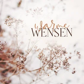 Kerstkaartje warme wensen met winterfoto boom