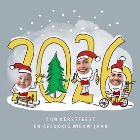 Kerstmannetjes photokaart voor 3 personen met jaartal