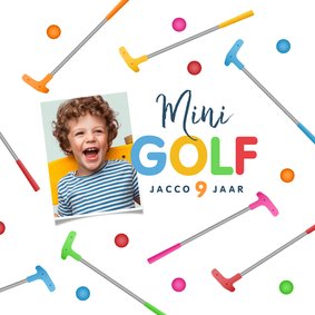 Kinderfeestje uitnodiging minigolf vrolijk sport foto