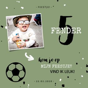 Kinderfeestje uitnodiging voetbal met foto en spetters