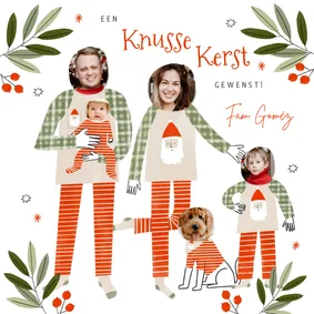 Knusse kerstkaart familie pyjama's met foto's