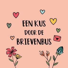 Kus door de brievenbus - hearts and flowers - zomaarkaart