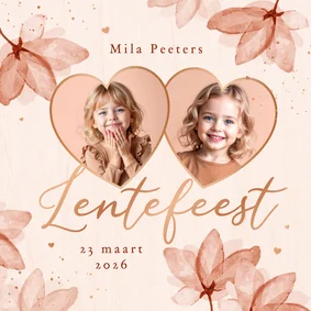 Lentefeest uitnodiging lente bloemen hout hartjes foto