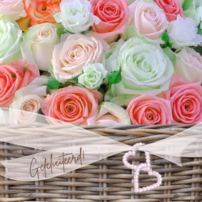 Mand met oranje rozen, lint en hartjes