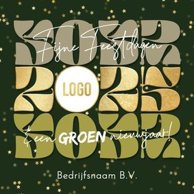 Moderne kerstkaart groen jaartal goud logo sterrenconfetti 