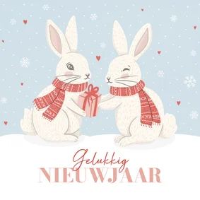 Nieuwjaarskaartje met konijnen in de sneeuw lichtblauw