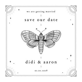 Originele save the date kaart in tattoo stijl motvlinder