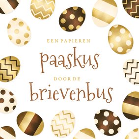 Paaskaart met paaseitjes - een paaskus door de brievenbus