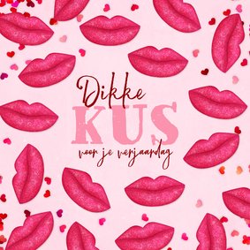 Roze verjaardagskaart met veel kusjes