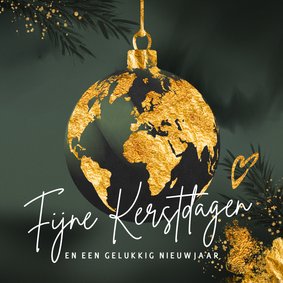 Sjieke kerstkaart kerstbal wereldbol goud