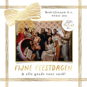 Stijlvolle kerstkaart strikken lint goud foto logo