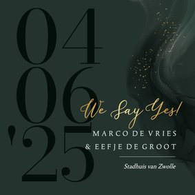 Stijlvolle trouwkaart soft watercolor groen spetters goud