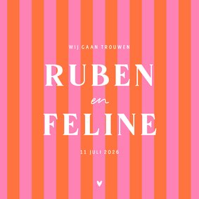 Trendy hip trouwkaartje gestreept roze oranje hartje