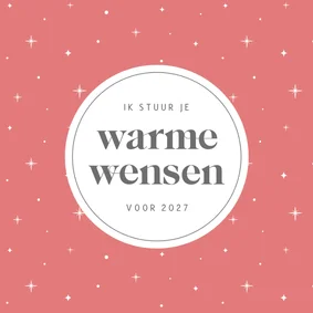 Trendy rode kerstkaart met cirkel en witte sterren