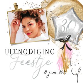 Trendy uitnodigingskaart feestje 30 ballonnen zilver