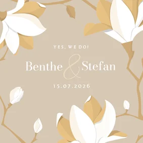 Trouwkaart stijlvol Ibiza zandkleur goud-witte magnolia's