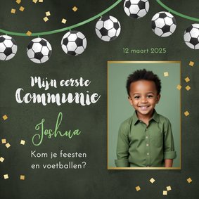 Uitnodiging communiefeest jongen voetbal slingers foto 