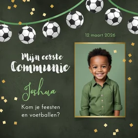 Uitnodiging communiefeest jongen voetbal slingers foto