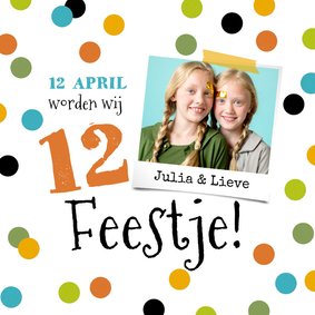 Uitnodiging feestje confetti feestelijk foto