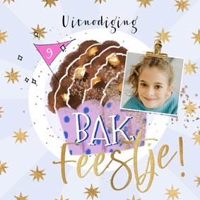 Uitnodiging kinderfeest bakfeestje muffin sterren goud foto