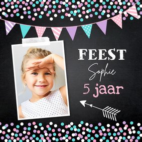 Uitnodiging kinderfeestje meisje foto confetti paars roze