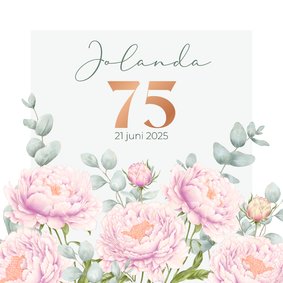 Uitnodiging roze pioenrozen met eucalyptus