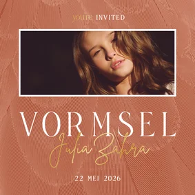 Uitnodiging vormsel stijlvol met veren terracotta