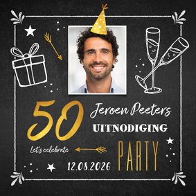 Uitnodigingskaart man verjaardag 50 jaar krijtbord goud