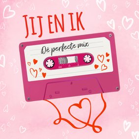 Valentijnskaart met cassettebandje en hartjes