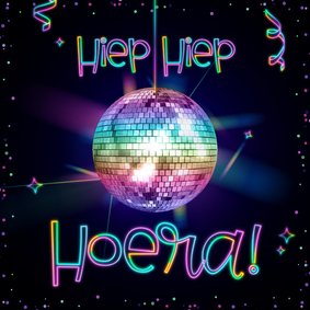 Verjaardagskaart discobal in lichtgevende regenboogkleuren