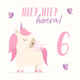 Verjaardagskaart meisje met unicorn en vlinders