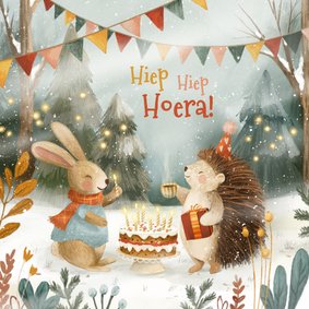 Verjaardagskaart met egel en konijn en een verjaardagstaart!