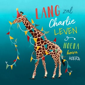 Verjaardagskaart met giraffe en slingers