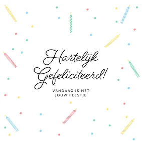 Verjaardagskaart tiener vrouw kaarsjes taart confetti
