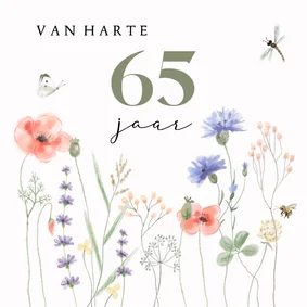 Verjaardagskaart veldbloemen vlinder bij en libelle