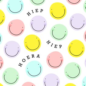 Verjaardagskaart vrolijk smiley patroon hiep hoera