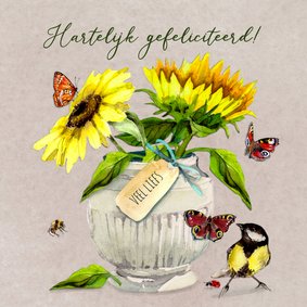 Verjaardagskaart witte vaas met zonnebloemen