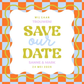 Vrolijk gekleurde save the date kaart met wave en blokjes