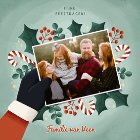  Vrolijke fotokaart met kerstman, hulst, zuurstok en foto