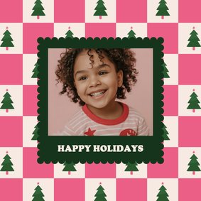Vrolijke roze foto kerstkaart blokjespatroon met kerstbomen