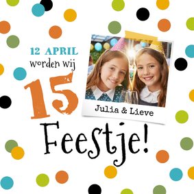 Vrolijke uitnodiging verjaardagsfeestje tweeling foto