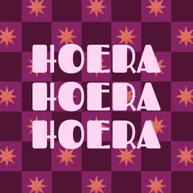 Vrolijke verjaardagskaart hoera blokjespatroon met sterren