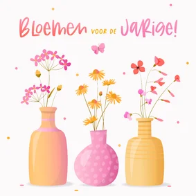 Vrolijke verjaardagskaart kleurrijke bloemen voor de jarige