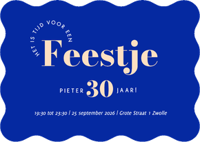 Trendy blauwe uitnodiging feestje met golvende rand