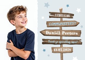 Communiefeest uitnodiging stoer wegwijzers hout foto sterren
